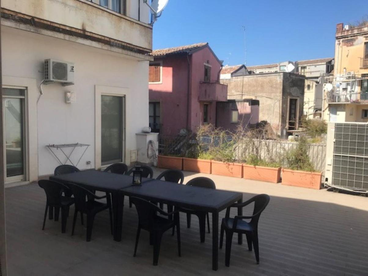 Suite Con Terrazza In Centro Storico Κατάνια Εξωτερικό φωτογραφία