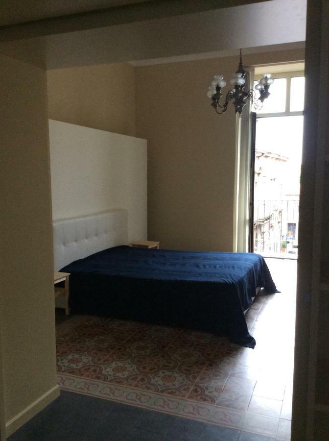 Suite Con Terrazza In Centro Storico Κατάνια Εξωτερικό φωτογραφία