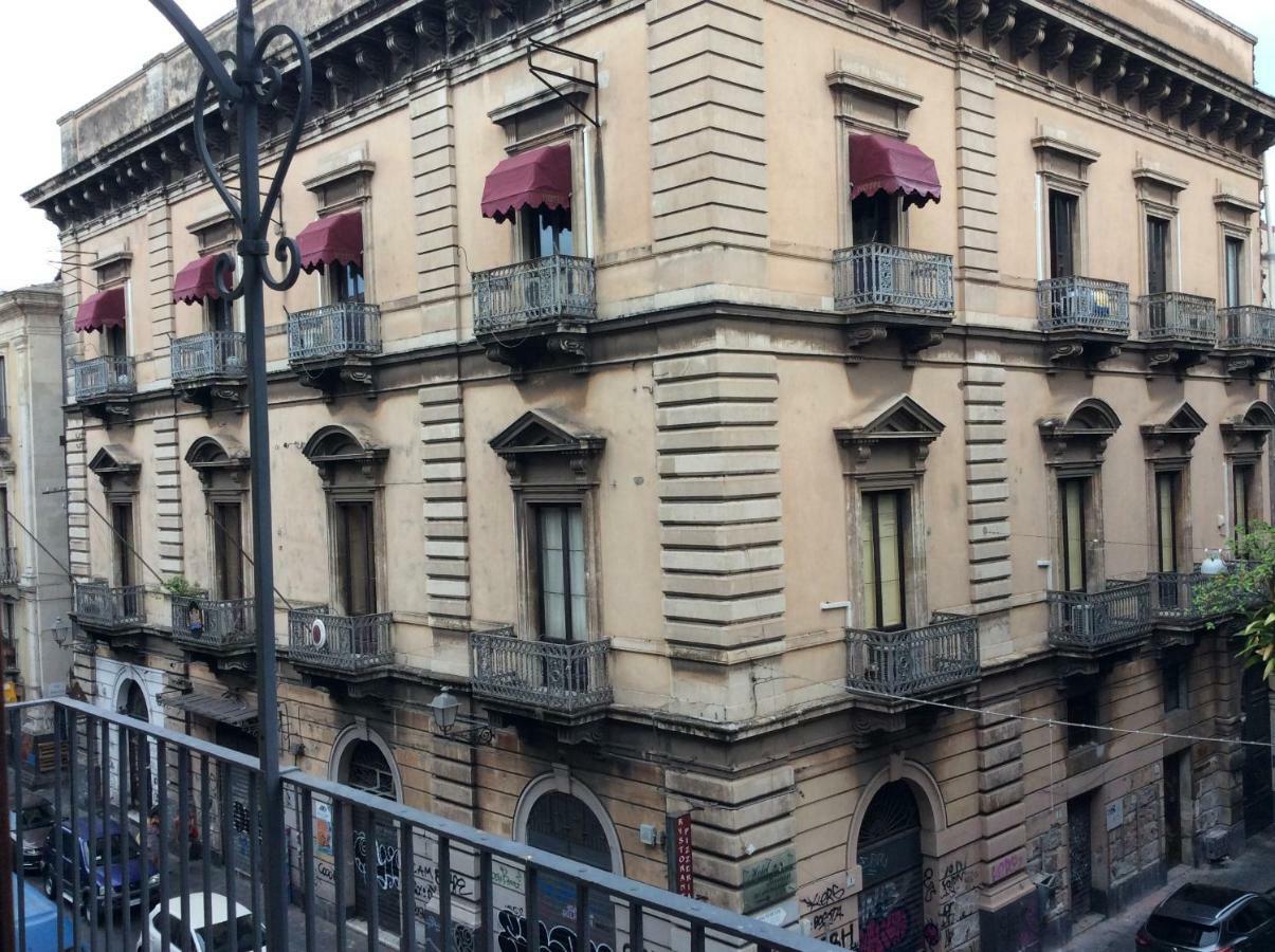 Suite Con Terrazza In Centro Storico Κατάνια Εξωτερικό φωτογραφία
