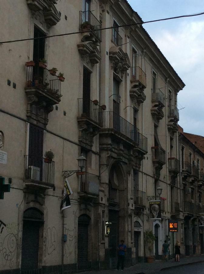 Suite Con Terrazza In Centro Storico Κατάνια Εξωτερικό φωτογραφία
