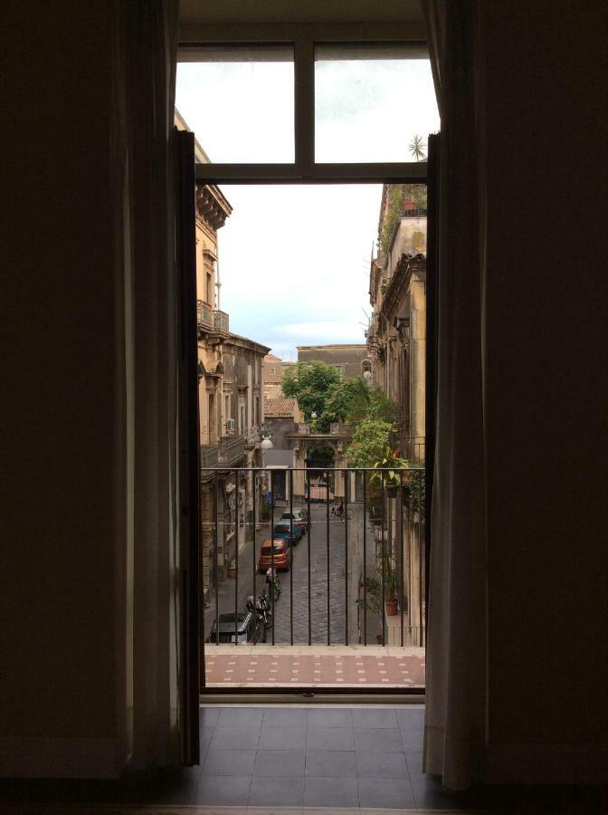 Suite Con Terrazza In Centro Storico Κατάνια Εξωτερικό φωτογραφία