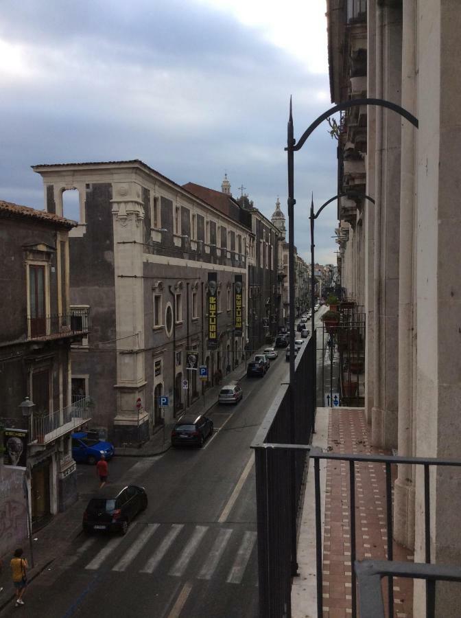 Suite Con Terrazza In Centro Storico Κατάνια Εξωτερικό φωτογραφία