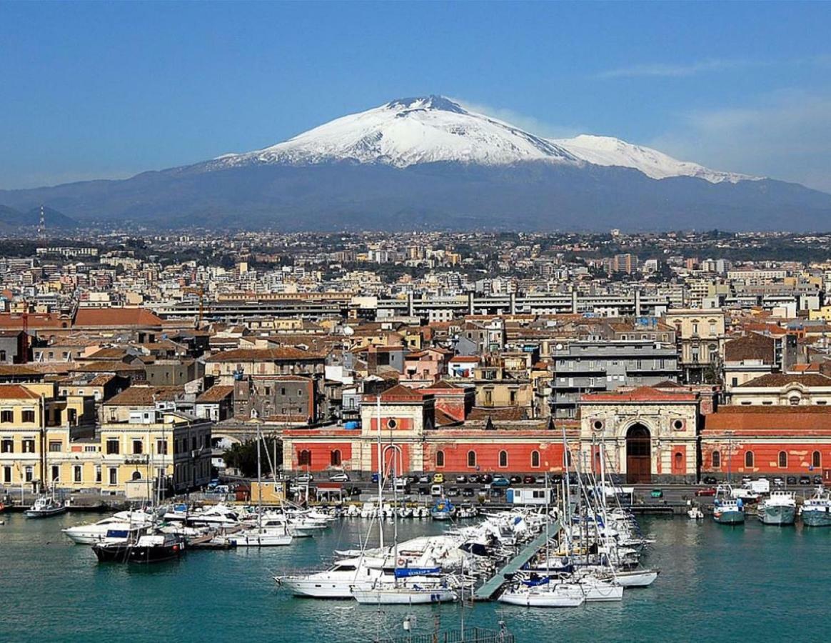 Suite Con Terrazza In Centro Storico Κατάνια Εξωτερικό φωτογραφία